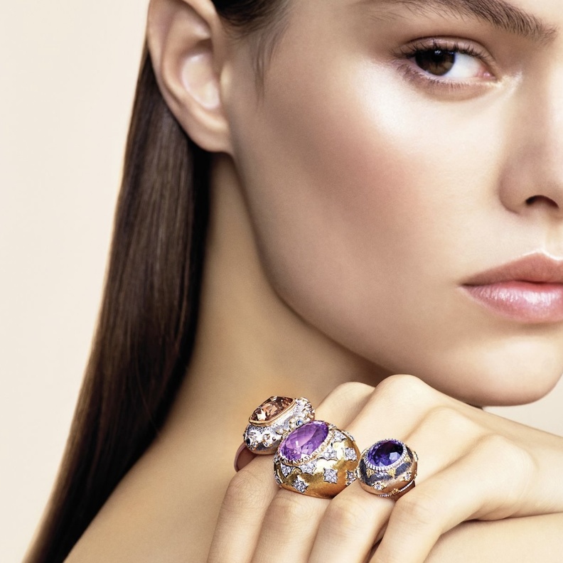 مجوهرات برج القوس…تصاميم باهرة مرصعة بأحجار الفيروز والياقوت