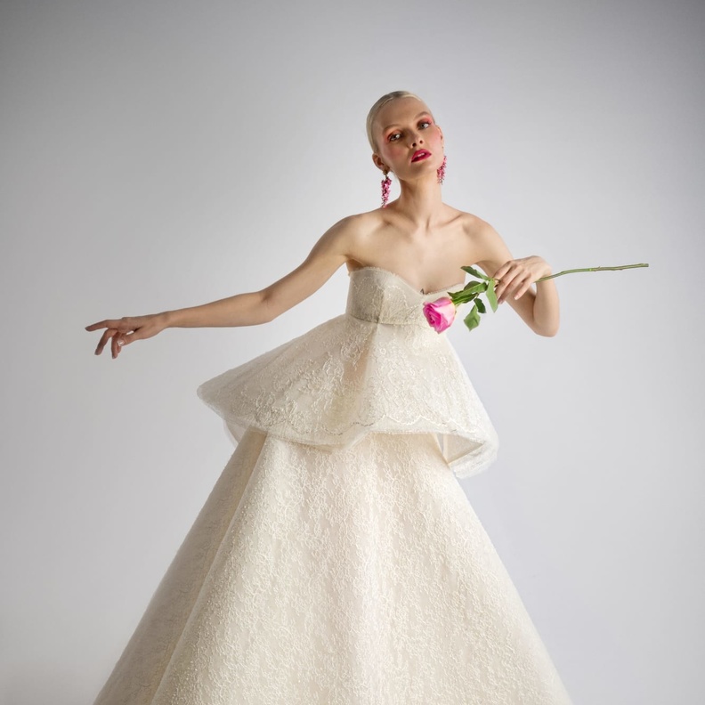 فساتين زفاف بيبلوم@yellowbysahar