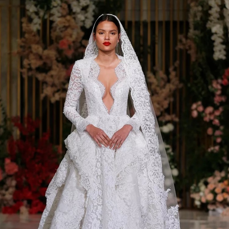 EseAzenabor@فساتين زفاف دانتيل