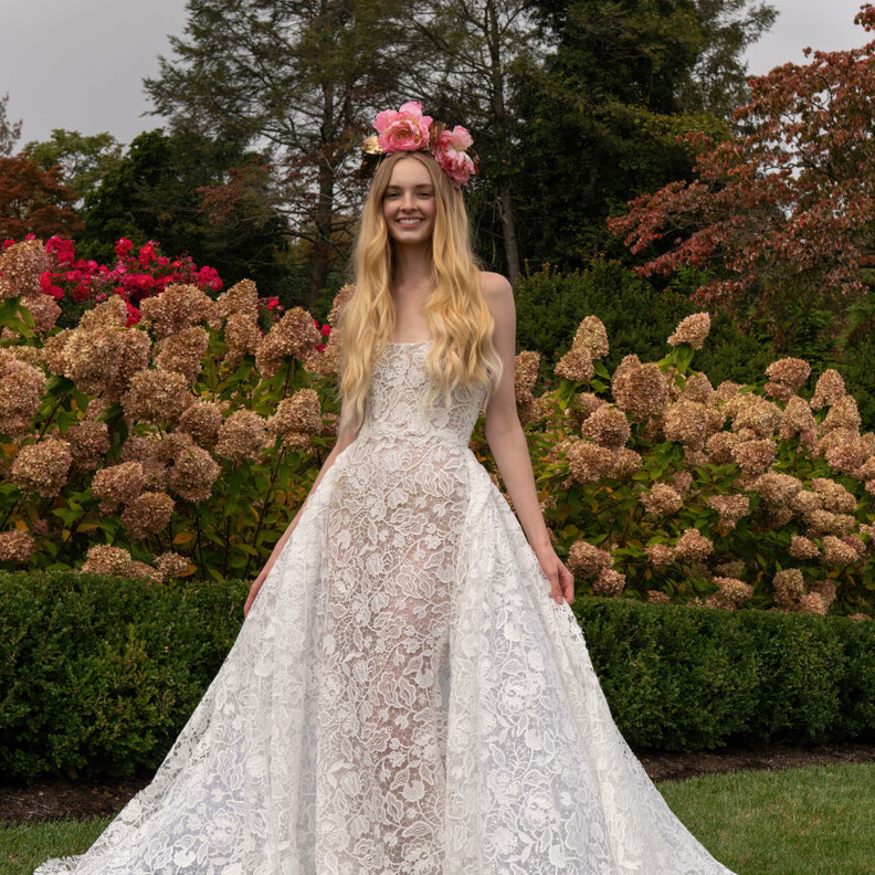 فساتين زفاف 2023 مع الدانتيل الشفاف@reemacra