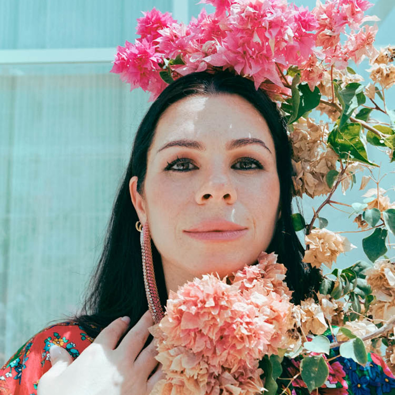 نسيبة حافظ مصممة أزياء