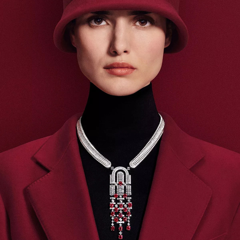 ابداعات عالمية من المجوهرات الفاخرة لاطلالتك الشتوية