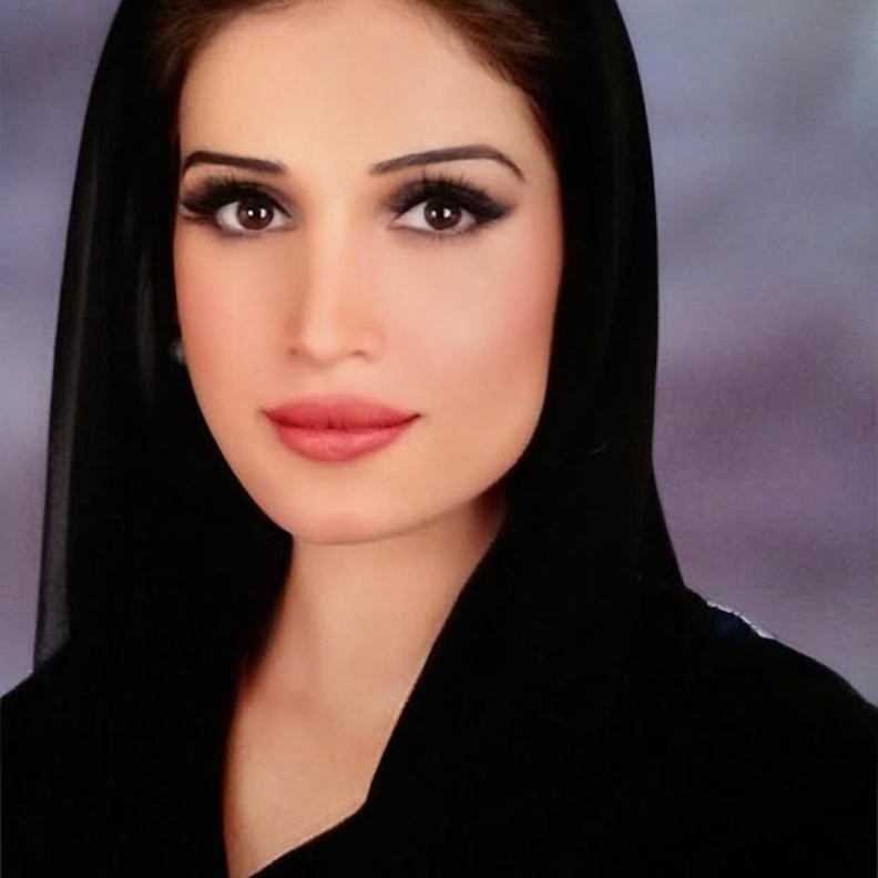 الدكتورة نهلة المنصوري طبيبة تجميل إماراتية في هيلث بوينت