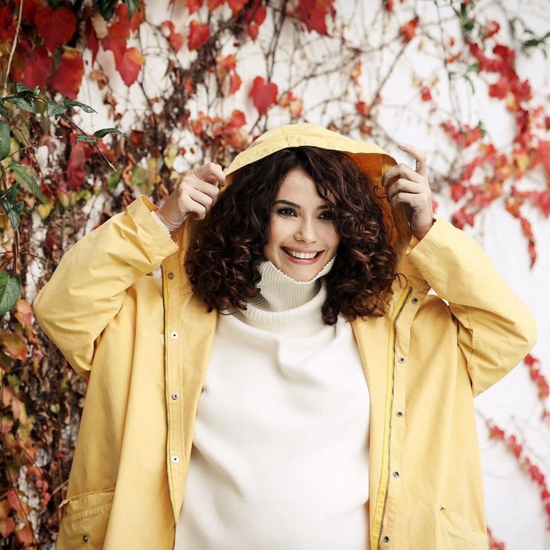 إحداهن تجاوزت الـ44 عاما.. قصص نجمات تركيات أعلن حملهن في 2023