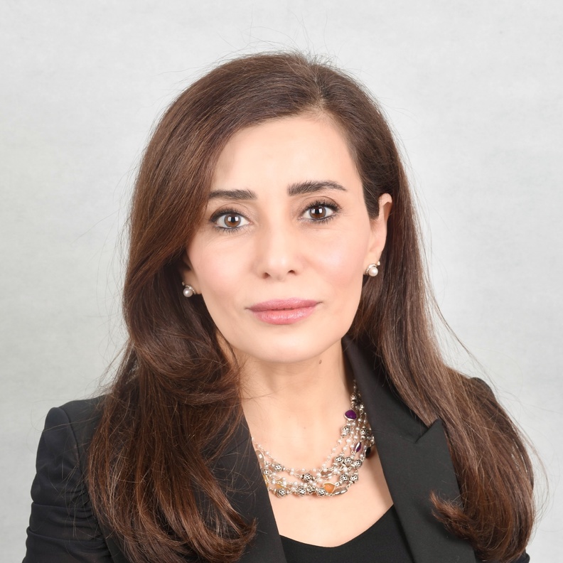 سڤانا البدري محررة الجمال في مجلة "هي"