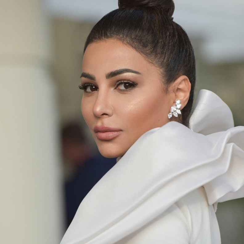 الإعلامية الإماراتية مهيرة عبد العزيز من حسابها على انستقرام