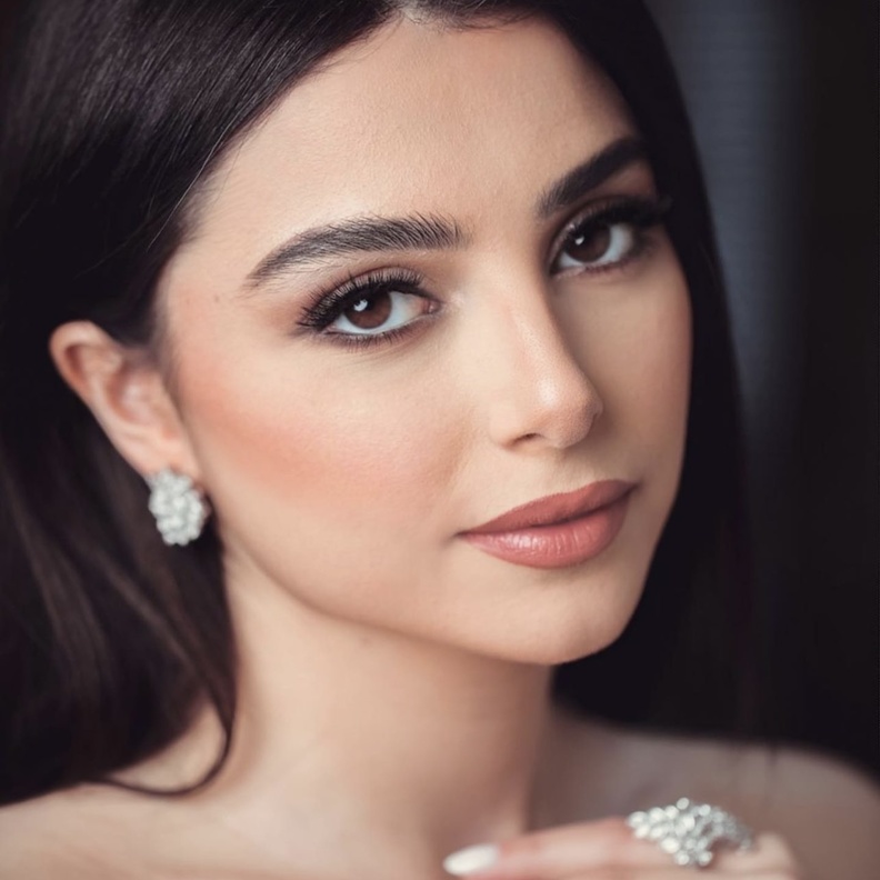 عروس 2023..ماريتا الحلاني_ كيف تألقت على مدار عام كامل بقطع مجوهرات بتصاميم مختلفة؟