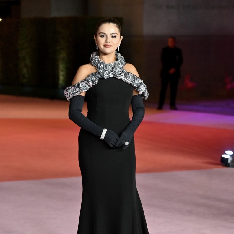 كيف زيّنت نجمات العالم إطلالاتهن على السجادة الحمراء بمجوهرات فاخرة من Tiffany & Co 