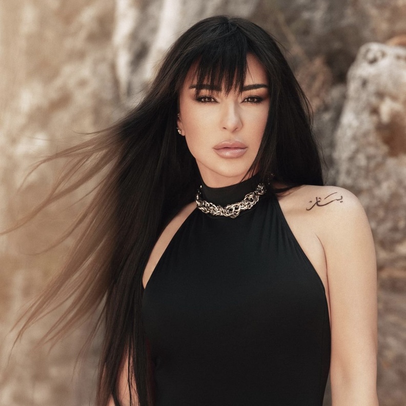 هذه هي أبرز قطع مجوهرات تألقت بها النجمة ماغي بو غصن خلال عام 2023