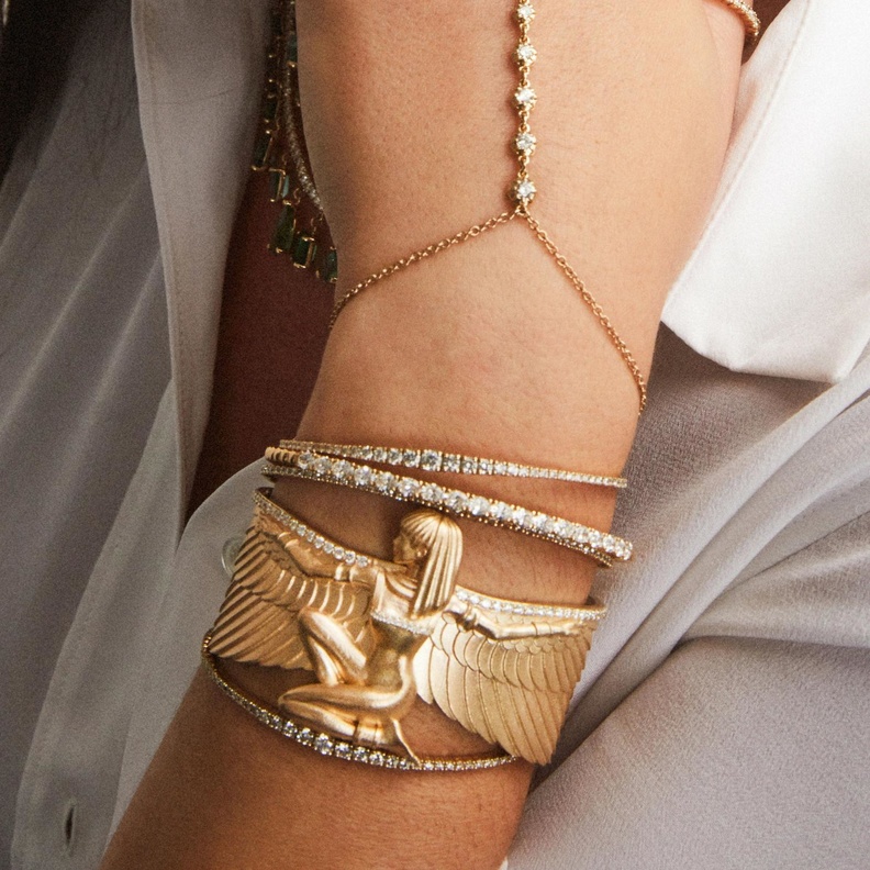 هذه هي موضة الأساور التي ستكون رائجة خلال عام 2024