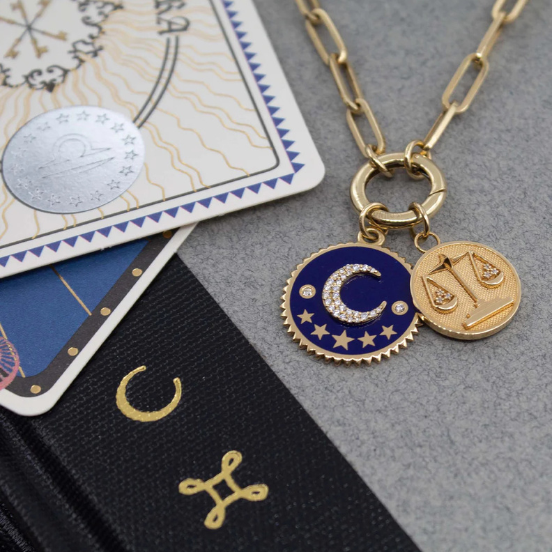 مجوهرات برج الميزان تعكس شخصية الميزان المتناغمة