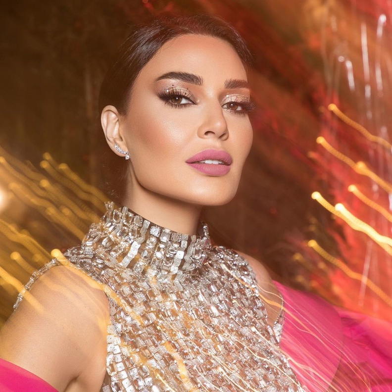 مكياج وتسريحات شعر سيرين عبد النور في 2023