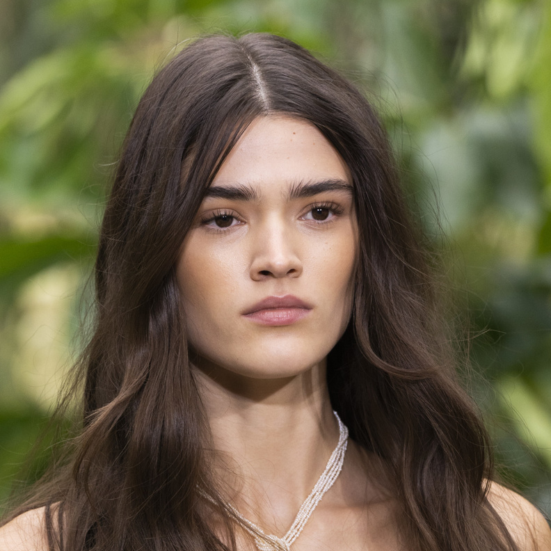 مستحضرات عناية مجربة لحل مشاكل شعرك قبل نهاية العام... ستفاجئك بنتائجها