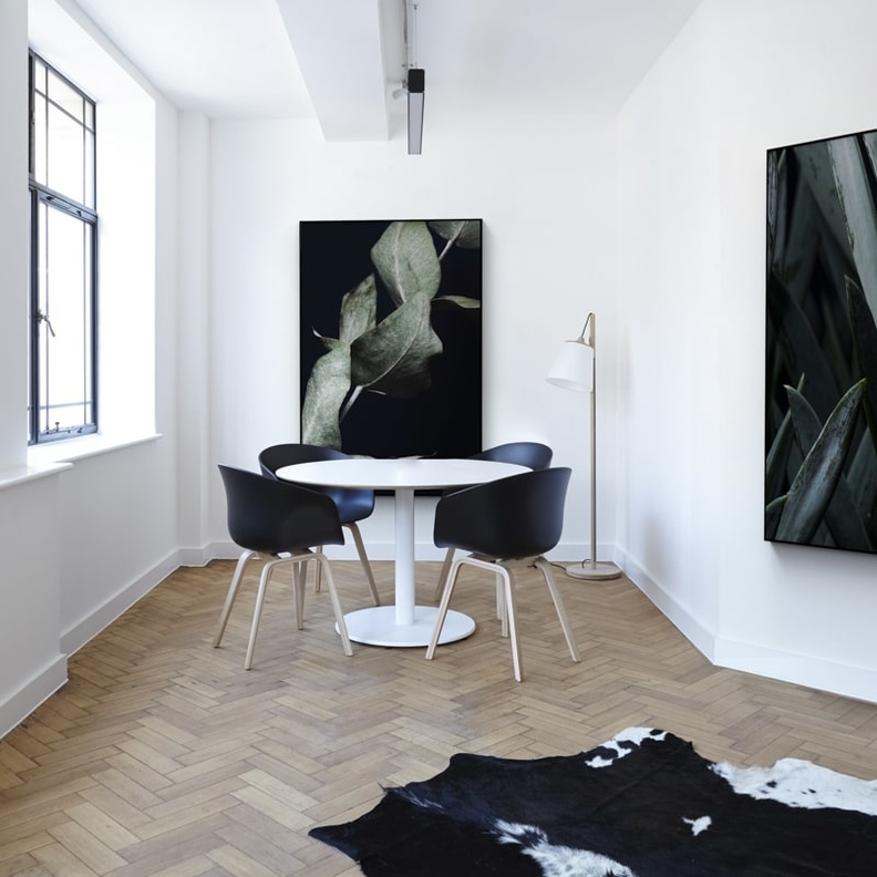 10 لوحات رائعة تبرز روعة التصميم الصوتي في الديكور