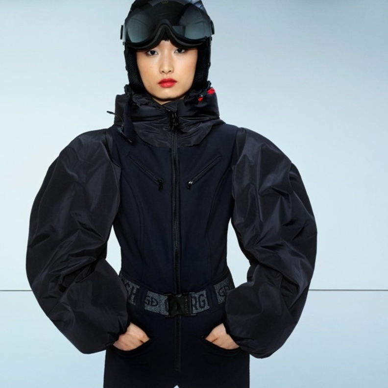 الإصدار السنوي لأزياء التزلج من MYTHERESA  