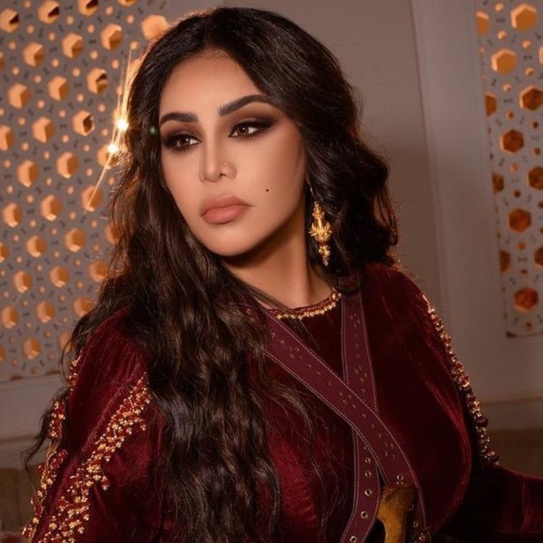 نجمات إماراتيات رسمن معايير جمالية جديدة مع مواكبتهن لأحدث الصيحات