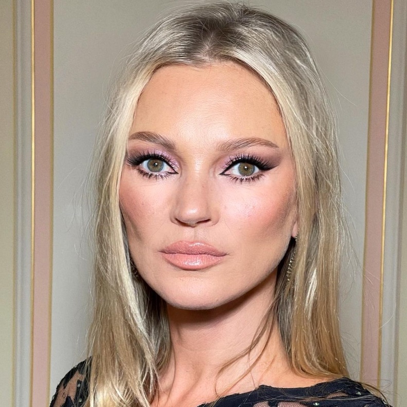 مكياج وتسريحات شعر النجمات في  في حفل The Fashion Awards 2023