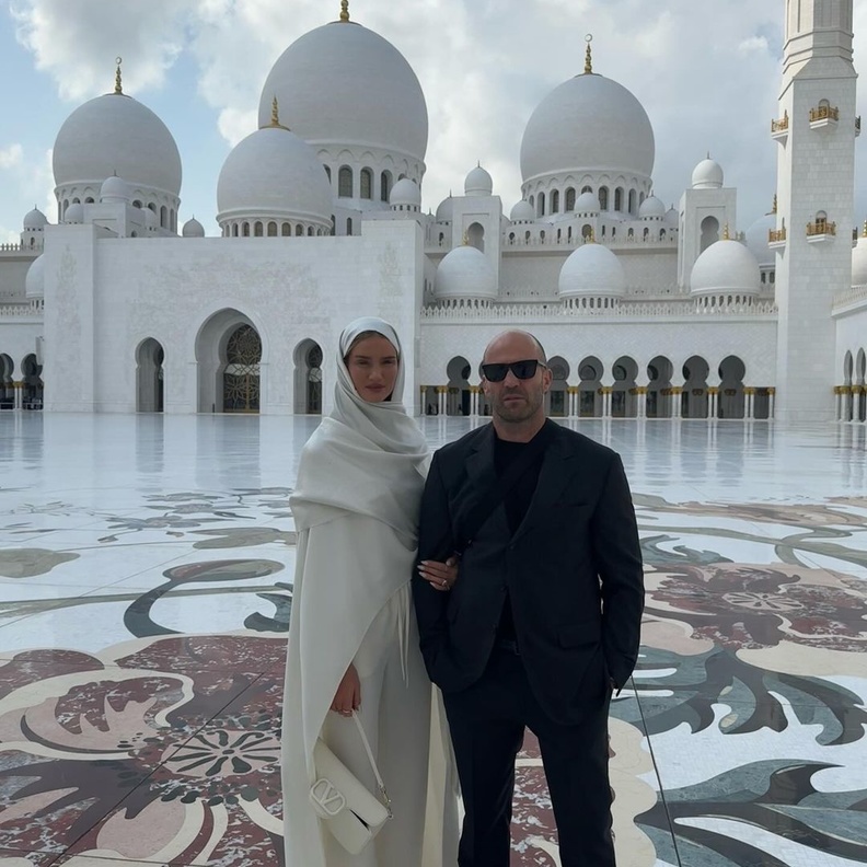 جيسون ستاثام وروزي هنتنغتون وايتلي