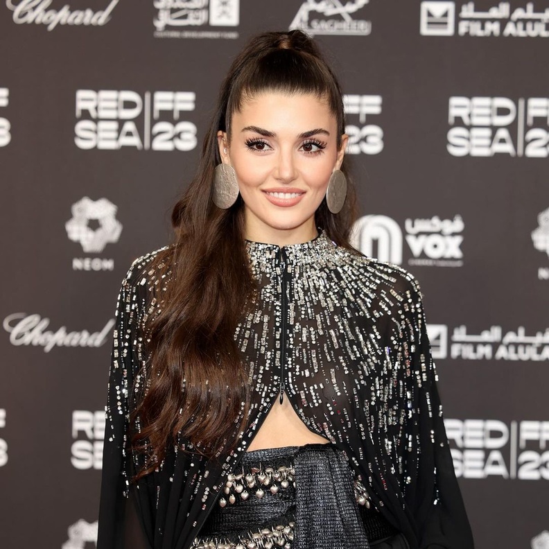 إطلالة التركية هاندا ارتشل في حفل افتتاح مهرجان البحر الأحمر السينمائي 2023