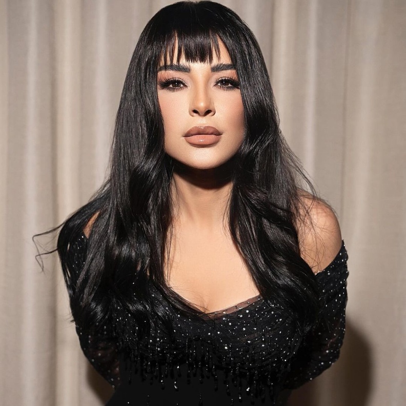 نجمات اعتمدن قصات شعر مع الغرّة القصيرة في عام 2023 ..من بدت الأجمل؟