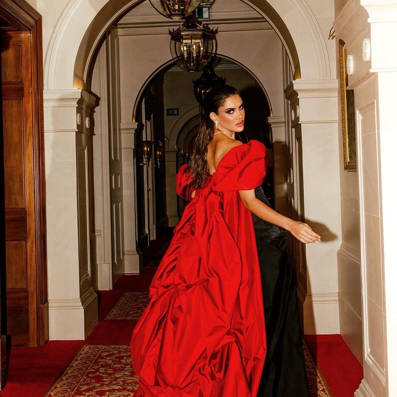 إطلالات نجود الرميحي من فساتين السهرة والكاجوال في حصاد عام 2023