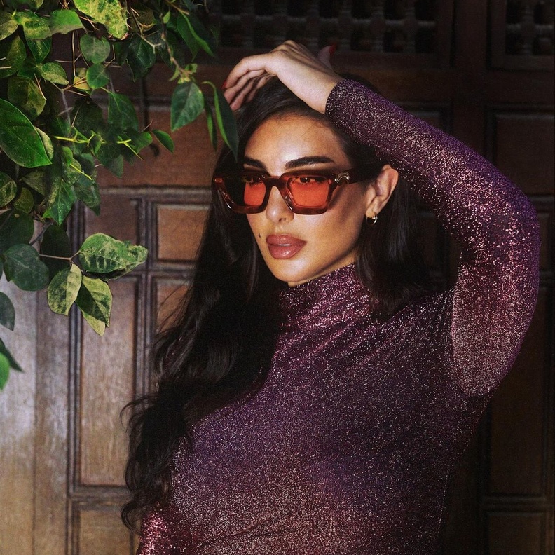 ياسمين صبري بمنافسة جمالية مجدداً مع جورجينا رودريغز