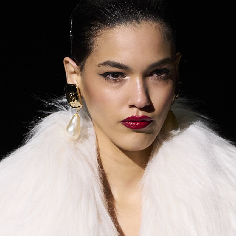 تثبيت مكياج إحتفالات آخر السنة