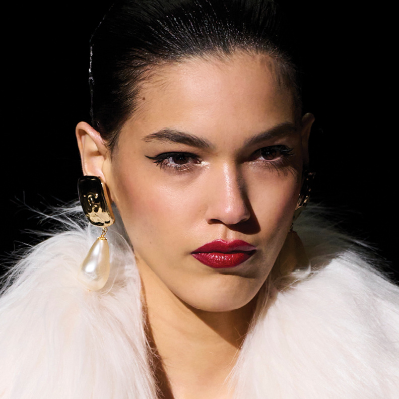 الجمال والإبداع عنوان لإطلالتك لموسم مناسبات نهاية العام 