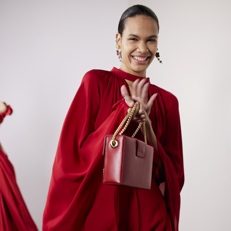 إطلالة من Elie saab