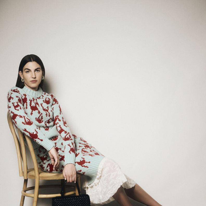 جلسة تصويرية خاصة بـ"هي" ودار "بوتيغا فينيتا بعنوان The MYSTERY In The HOOD