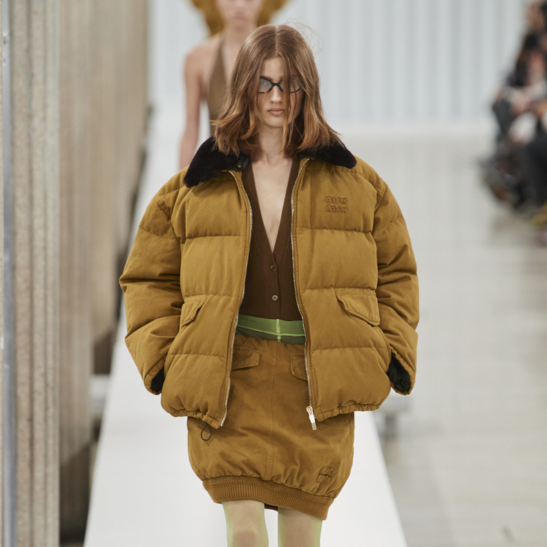   أسباب غير البرد تجعلك ترغبين شراء المعاطف المنتفخة