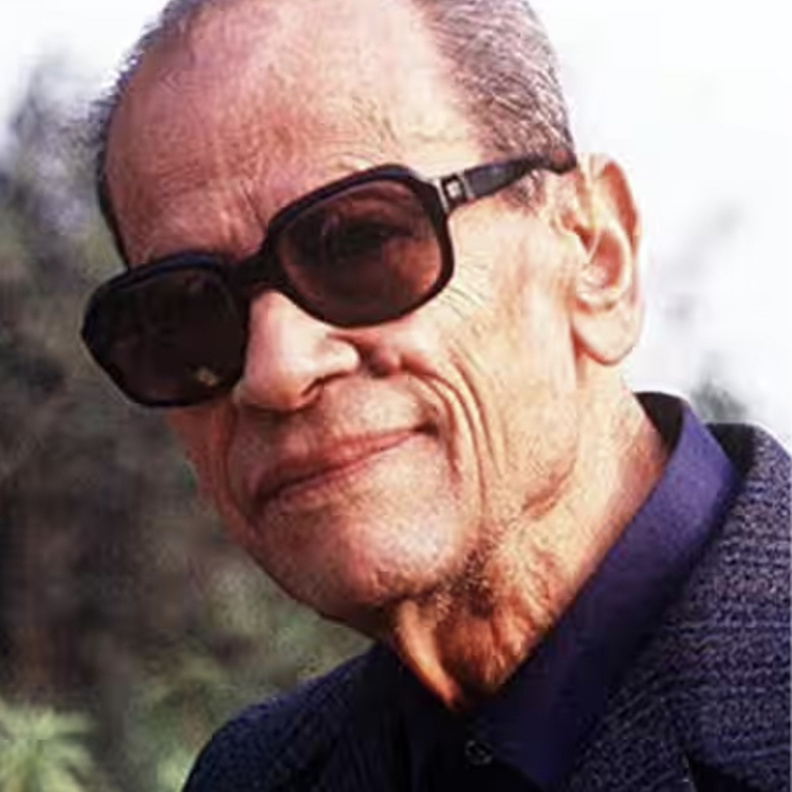 أمي وزوجتي وبناتي