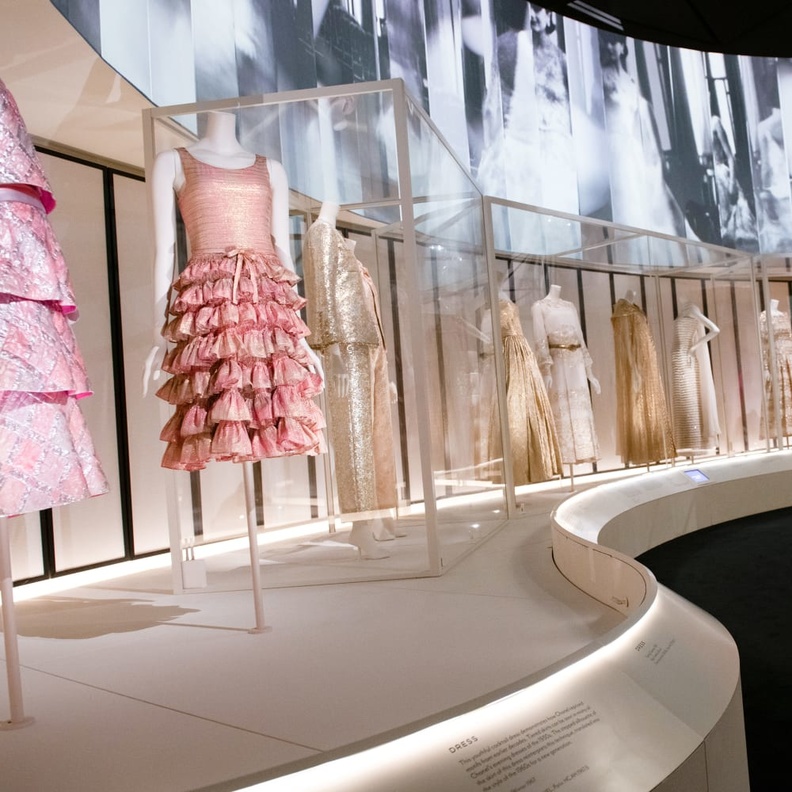 معرض بعنوان "Gabrielle Chanel. Fashion Manifesto"