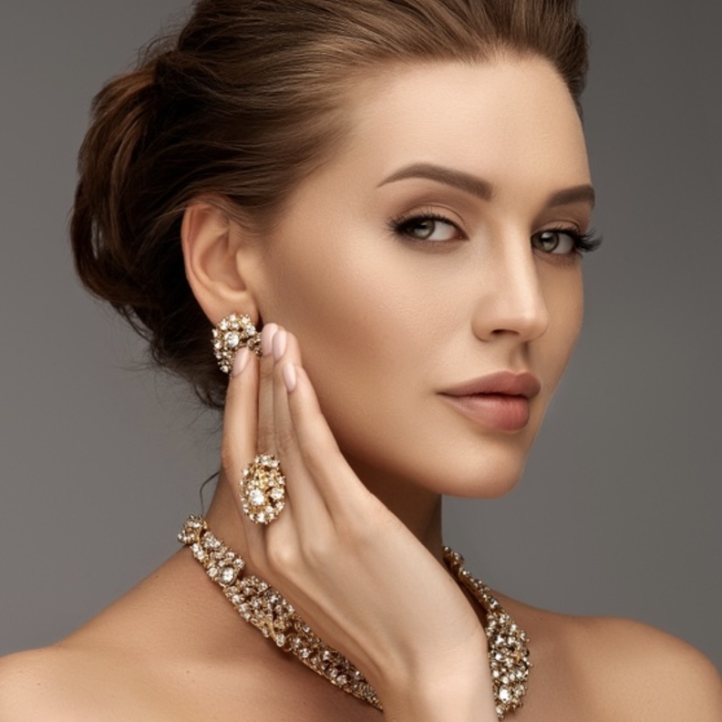 نصائح تنظيف قطع المجوهرات في المنزل 