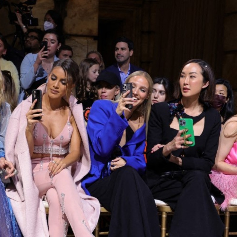 ماهي حقيقة ظاهرة “الانفلونسرز”وأي مستقبل ينتظرها؟