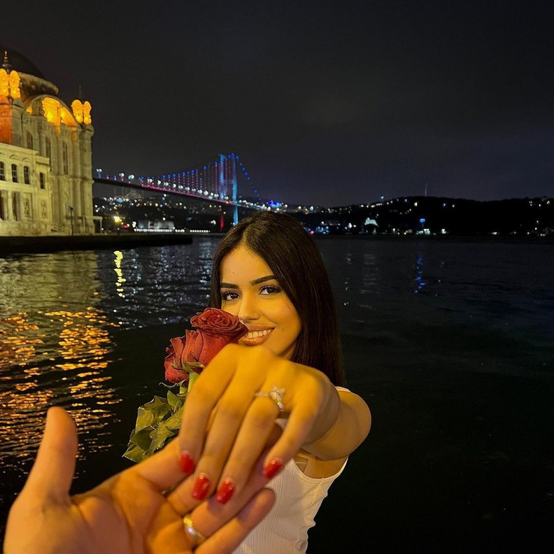 نور قمر نجمة ذا فويس كيدز اعلنت ارتباطها