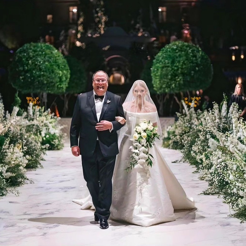 مسكات عرائس من ورد الزنبق