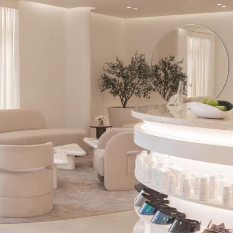 عيادة "بيولايت" تكشف عن علاجها الثوري Emerald™ Laser