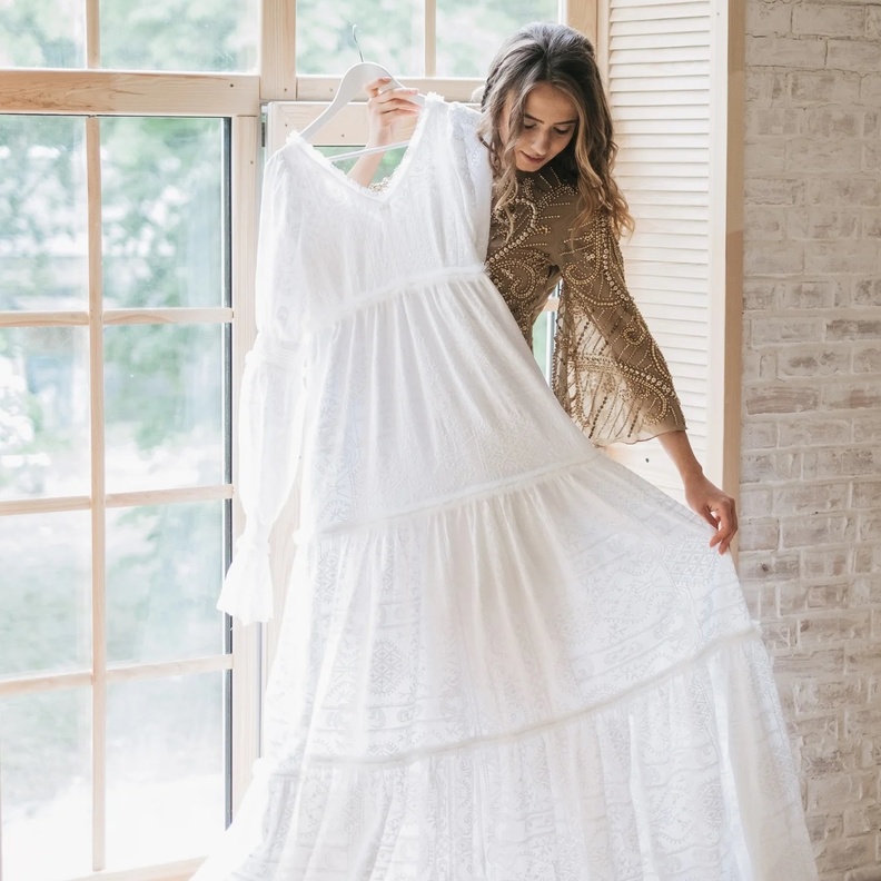 أبرز الأفكار للعروس للإستفادة من فستان زفافها القديم