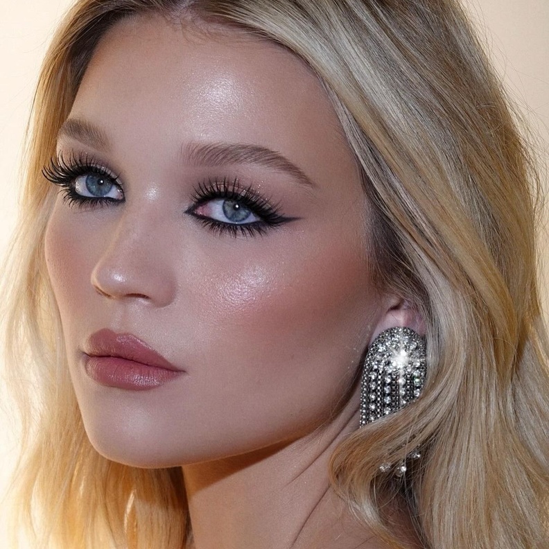 حيل مجربة بالماسكارا لتوسيع وسحب العين باحترافية