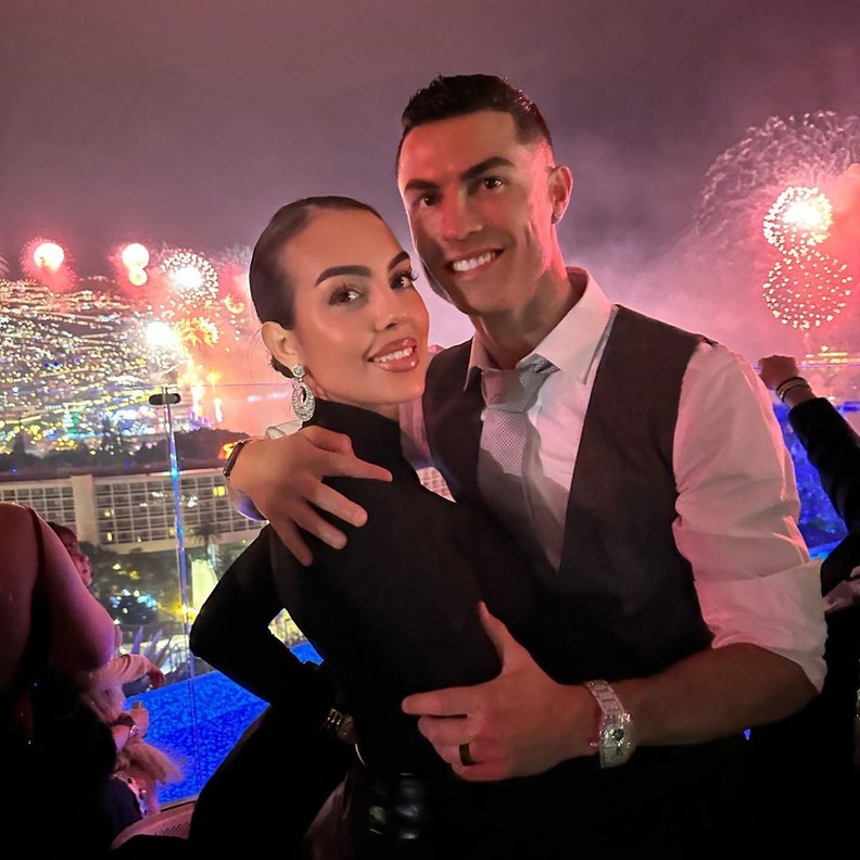 الأقراط هي قطعة المجوهرات الفارهة التي استقبلت بها جورجينا رودريغيز 2024