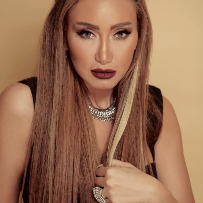 مجوهرات الإعلامية ريهام سعيد 