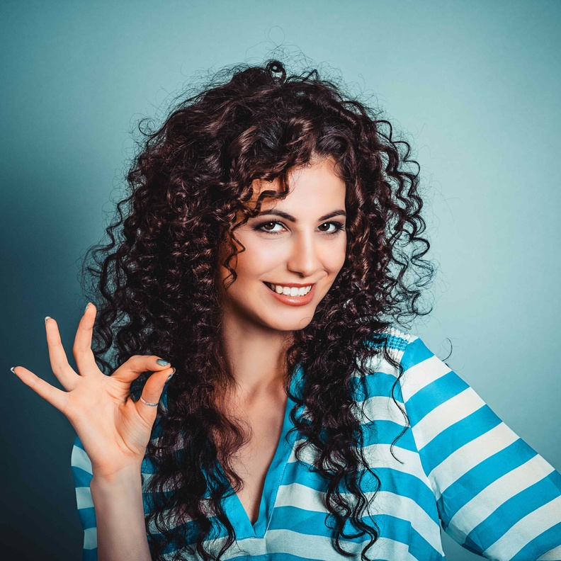 لتكوني امرأة متفائلة عليكِ بممارسة الامتنان والتفكير بموضوعي والموازنة بين واقعك والتفاؤل