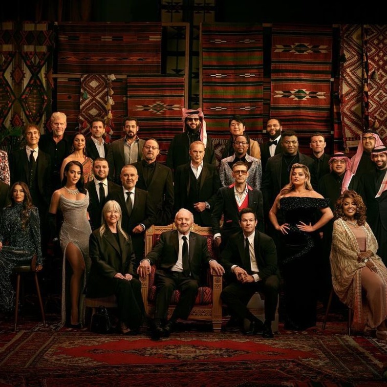 مجوهرات نجمات الصورة التاريخيةبتصاميم مُبهرة لفتت الأنظار