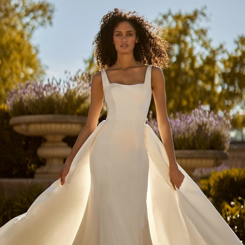 نصائح لاختيار فساتين رفاف تخفي عيوب الجسم