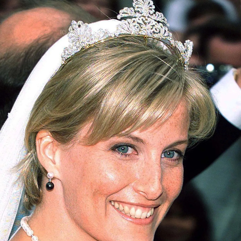 مع اقتراب عيد ميلادها.. تفاصيل تاج زفاف الأميرة صوفي دوقة إدنبرة