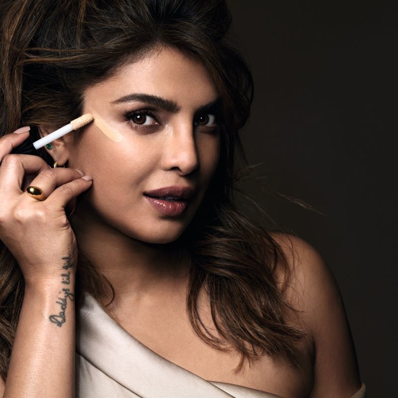 خافي عيوب البشرة FaceFinity MULTI-PERFECTOR الجديد