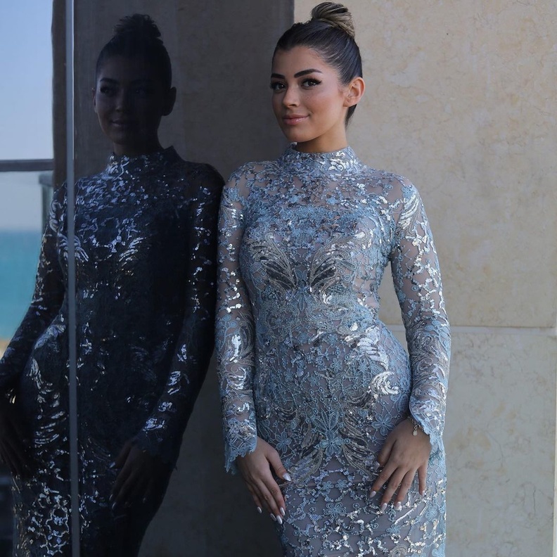 بمناسبة خطوبة ليلى زاهر .. إليكم أجمل فساتين السهرة التي تألقت بها