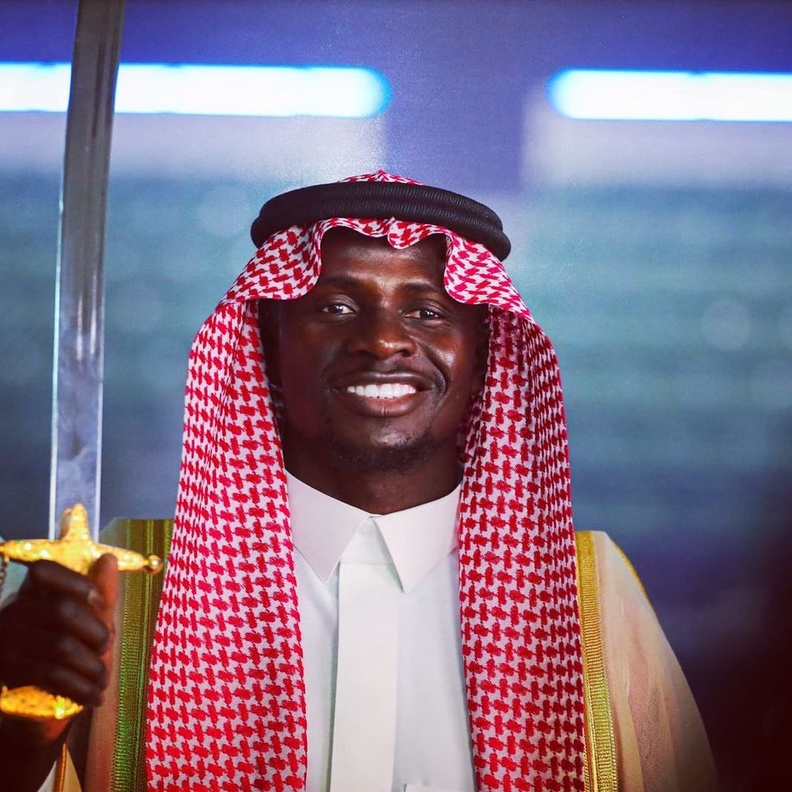 هكذا احتفل نجم نادي النصر السعودي ساديو ماني بزفافه في أجواء عائلية بالسنغال..شاهدوا عروسه