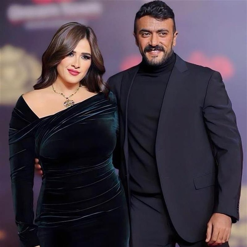 ياسمين عبد العزيز وأحمد العوضي